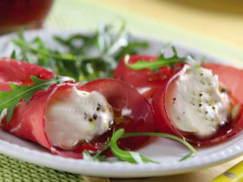 Involtini di bresaola e caprino